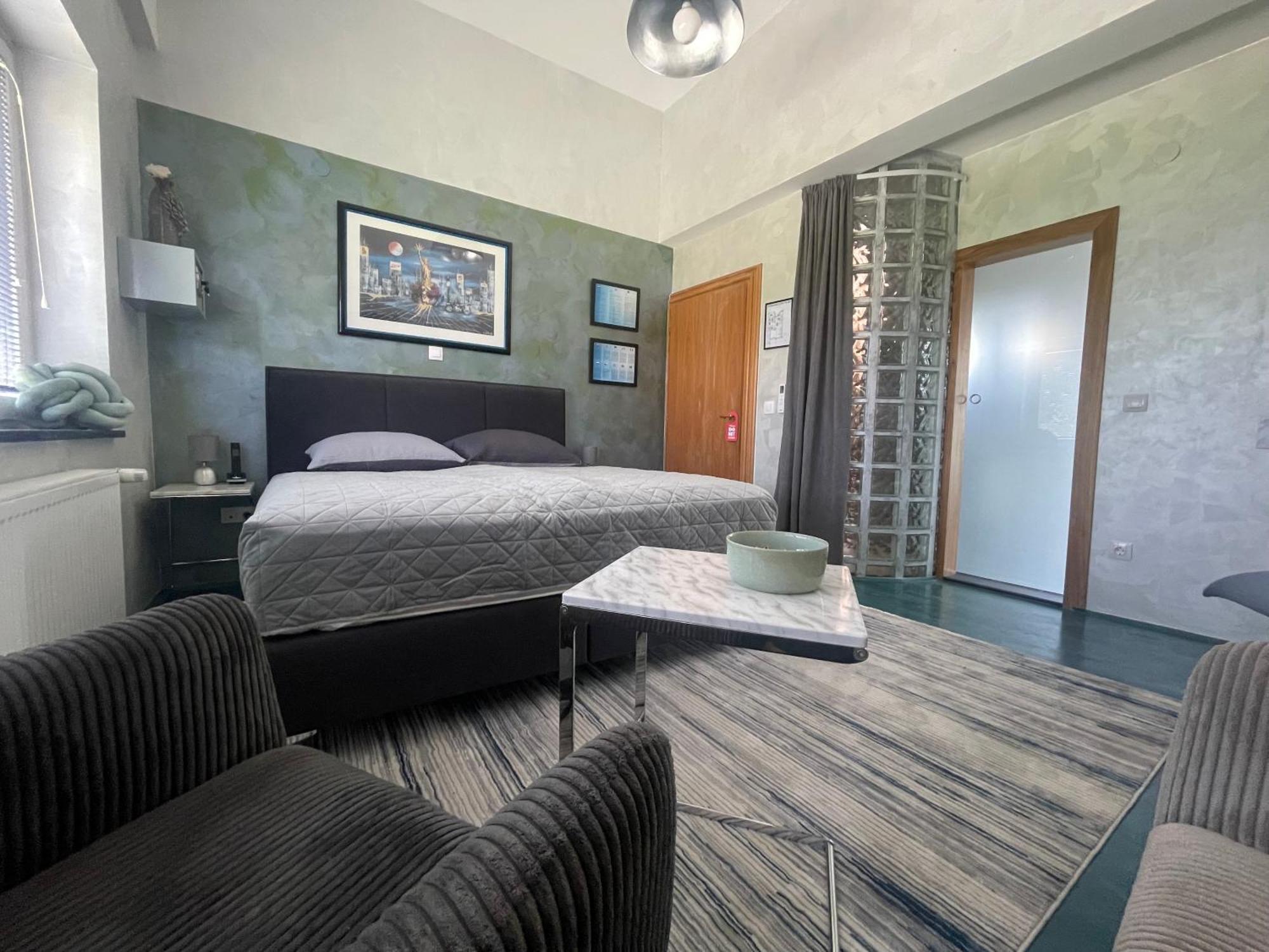 Tona - Miran Apartman - Parking - Samostalna Prijava Karlovac Exterior foto